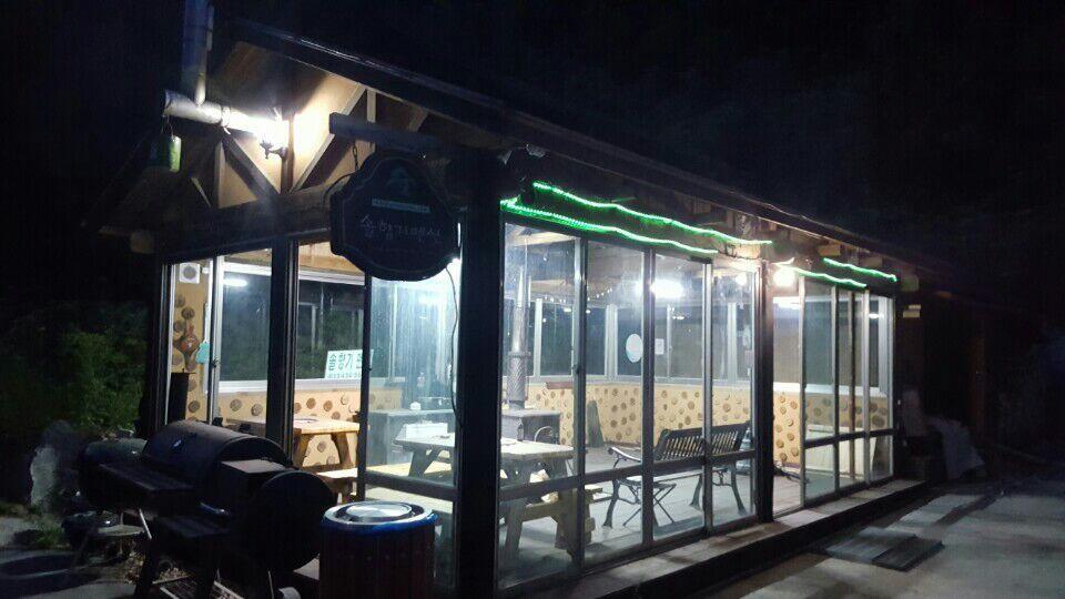 Pinearoma Pension Hongcheon Bagian luar foto