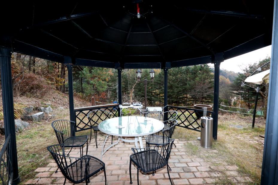 Pinearoma Pension Hongcheon Bagian luar foto