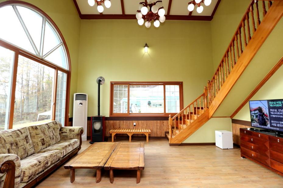 Pinearoma Pension Hongcheon Bagian luar foto